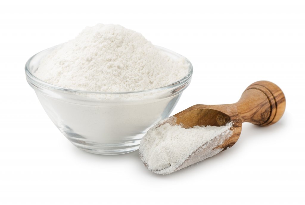 Cassava  flour in bowl and scoop